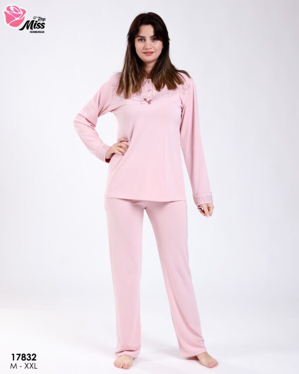 Elegant 2-Piece Set – Luxurious & Comfortable 17832